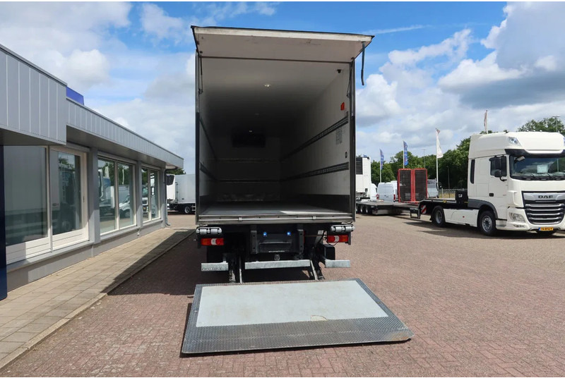 Mercedes-Benz Actros 2530 L Koel/Vries + Laadklep DHollandia 2500kg - Kamion hladnjača: slika Mercedes-Benz Actros 2530 L Koel/Vries + Laadklep DHollandia 2500kg - Kamion hladnjača Mercedes-Benz Actros 2530 L Koel/Vries + Laadklep DHollandia 2500kg - Kamion hladnjača: slika Mercedes-Benz Actros 2530 L Koel/Vries + Laadklep DHollandia 2500kg - Kamion hladnjača