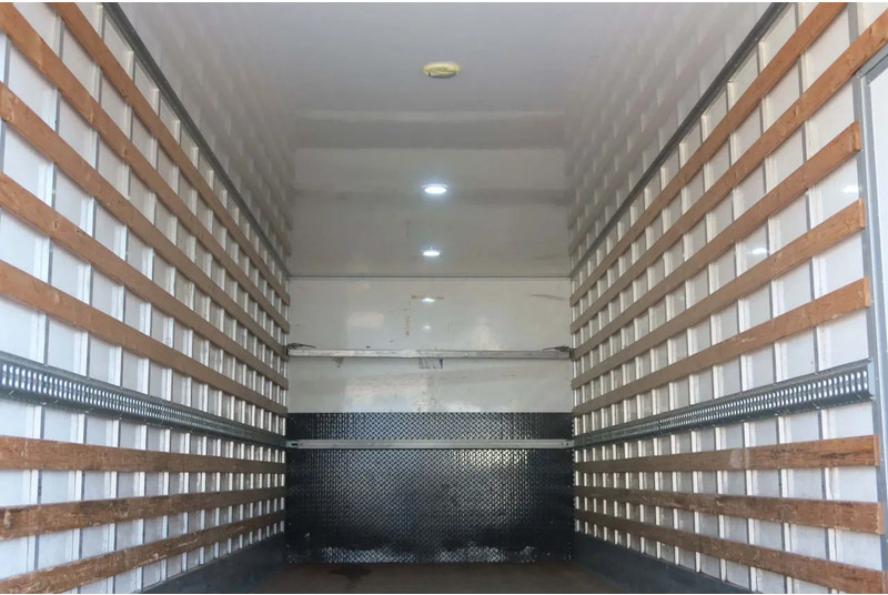Mercedes-Benz Antos 2127 L Bak+Klep Dhollandia 2.000 kg, Geisoleerd dak - Kamion sandučar: slika Mercedes-Benz Antos 2127 L Bak+Klep Dhollandia 2.000 kg, Geisoleerd dak - Kamion sandučar Mercedes-Benz Antos 2127 L Bak+Klep Dhollandia 2.000 kg, Geisoleerd dak - Kamion sandučar: slika Mercedes-Benz Antos 2127 L Bak+Klep Dhollandia 2.000 kg, Geisoleerd dak - Kamion sandučar