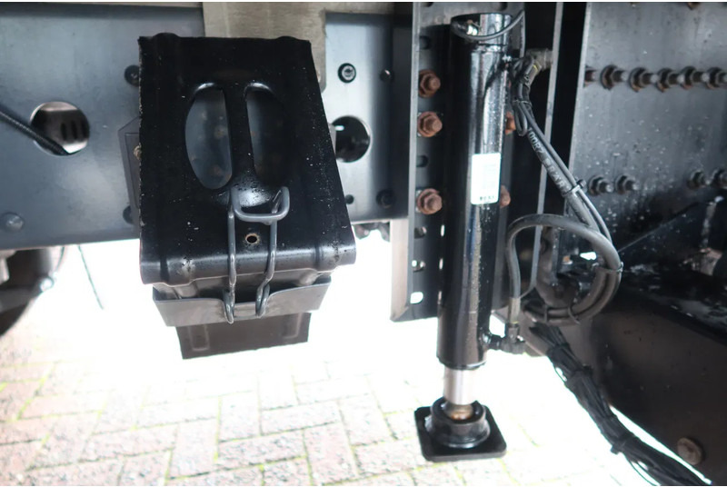 Kamion sandučar Mercedes-Benz Atego 1223 L Bak + Klep Bar 3000 KG: slika Kamion sandučar Mercedes-Benz Atego 1223 L Bak + Klep Bar 3000 KG