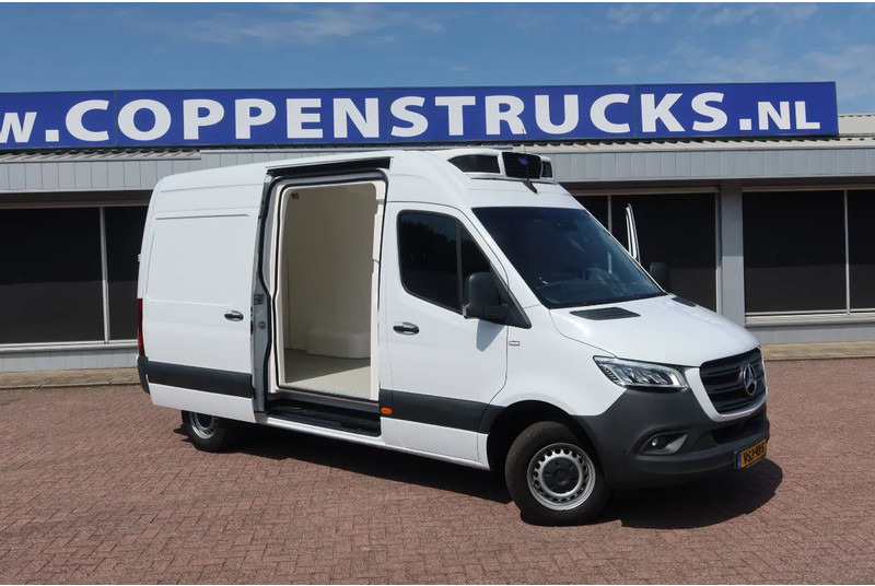 Mercedes-Benz Sprinter 317 Koel/Vries L2/H2 220 Volt stekker - Dostavno vozilo hladnjača: slika Mercedes-Benz Sprinter 317 Koel/Vries L2/H2 220 Volt stekker - Dostavno vozilo hladnjača Mercedes-Benz Sprinter 317 Koel/Vries L2/H2 220 Volt stekker - Dostavno vozilo hladnjača: slika Mercedes-Benz Sprinter 317 Koel/Vries L2/H2 220 Volt stekker - Dostavno vozilo hladnjača