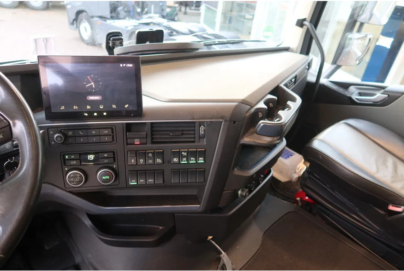 Volvo FH FH 500 Globetrotter Full Air suspension. - Tegljač: slika Volvo FH FH 500 Globetrotter Full Air suspension. - Tegljač Volvo FH FH 500 Globetrotter Full Air suspension. - Tegljač: slika Volvo FH FH 500 Globetrotter Full Air suspension. - Tegljač