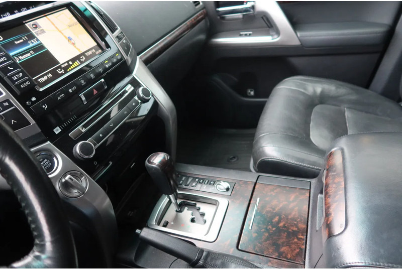 Toyota Land Cruiser V8 200 V8. 4.5D Executive. 7 Persoons. Luchtvering. Marge voertuig - Automobil: slika Toyota Land Cruiser V8 200 V8. 4.5D Executive. 7 Persoons. Luchtvering. Marge voertuig - Automobil Toyota Land Cruiser V8 200 V8. 4.5D Executive. 7 Persoons. Luchtvering. Marge voertuig - Automobil: slika Toyota Land Cruiser V8 200 V8. 4.5D Executive. 7 Persoons. Luchtvering. Marge voertuig - Automobil