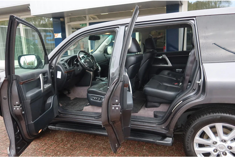 Toyota Land Cruiser V8 200 V8. 4.5D Executive. 7 Persoons. Luchtvering. Marge voertuig - Automobil: slika Toyota Land Cruiser V8 200 V8. 4.5D Executive. 7 Persoons. Luchtvering. Marge voertuig - Automobil Toyota Land Cruiser V8 200 V8. 4.5D Executive. 7 Persoons. Luchtvering. Marge voertuig - Automobil: slika Toyota Land Cruiser V8 200 V8. 4.5D Executive. 7 Persoons. Luchtvering. Marge voertuig - Automobil