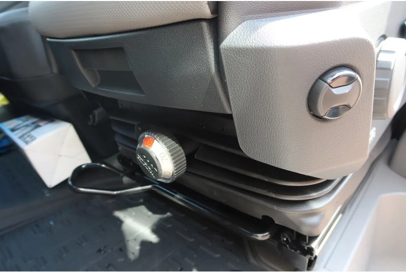 Dostavno vozilo hladnjača Volkswagen Crafter 177 PK Koel/ Vries/ Verwarmen Carrier xarios 350 met nachtaansluiting BPM vrij.: slika Dostavno vozilo hladnjača Volkswagen Crafter 177 PK Koel/ Vries/ Verwarmen Carrier xarios 350 met nachtaansluiting BPM vrij.
