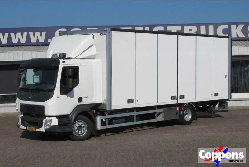 Volvo FL 250 Bakwagen + 6 deuren + Laadklep 2000 kg - Kamion sandučar: slika Volvo FL 250 Bakwagen + 6 deuren + Laadklep 2000 kg - Kamion sandučar Volvo FL 250 Bakwagen + 6 deuren + Laadklep 2000 kg - Kamion sandučar: slika Volvo FL 250 Bakwagen + 6 deuren + Laadklep 2000 kg - Kamion sandučar
