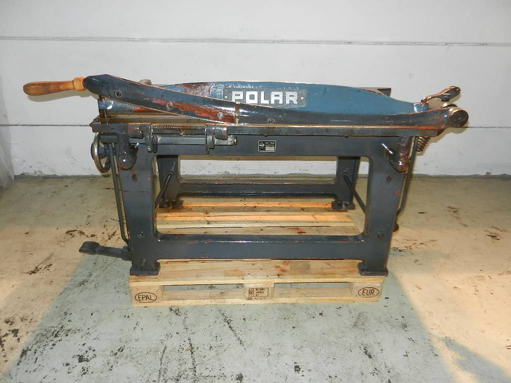 Polar Mohr 110 - Stroj za rezanje papira: slika Polar Mohr 110 - Stroj za rezanje papira Polar Mohr 110 - Stroj za rezanje papira: slika Polar Mohr 110 - Stroj za rezanje papira