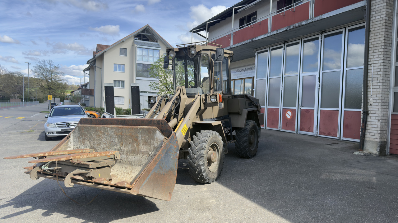 LIEBHERR L508/FUG93 - Utovarivač na kotačima: slika LIEBHERR L508/FUG93 - Utovarivač na kotačima LIEBHERR L508/FUG93 - Utovarivač na kotačima: slika LIEBHERR L508/FUG93 - Utovarivač na kotačima