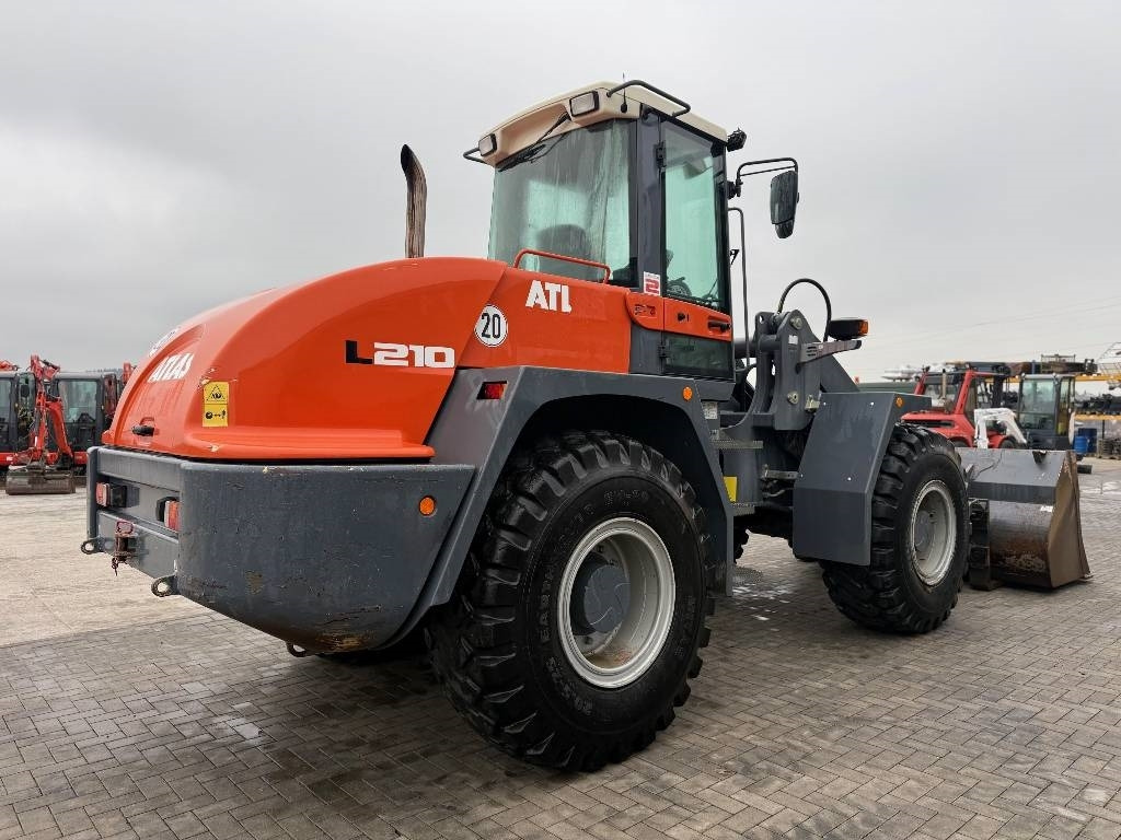 Atlas L 210 - Utovarivač na kotačima: slika Atlas L 210 - Utovarivač na kotačima Atlas L 210 - Utovarivač na kotačima: slika Atlas L 210 - Utovarivač na kotačima