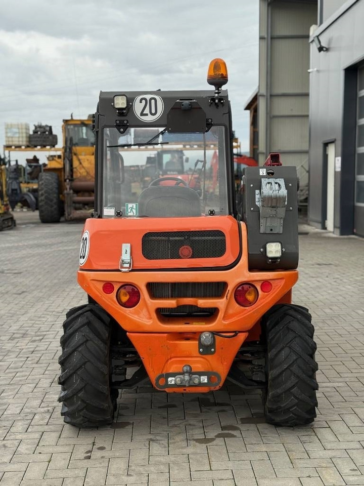 Ausa T 144 - Teleskopski rukovatelj: slika Ausa T 144 - Teleskopski rukovatelj Ausa T 144 - Teleskopski rukovatelj: slika Ausa T 144 - Teleskopski rukovatelj