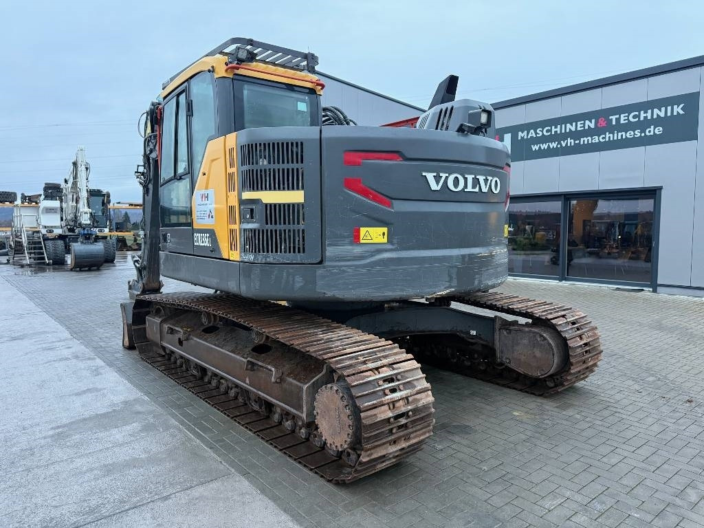 Volvo ECR 235 - Bager gusjeničar: slika Volvo ECR 235 - Bager gusjeničar Volvo ECR 235 - Bager gusjeničar: slika Volvo ECR 235 - Bager gusjeničar