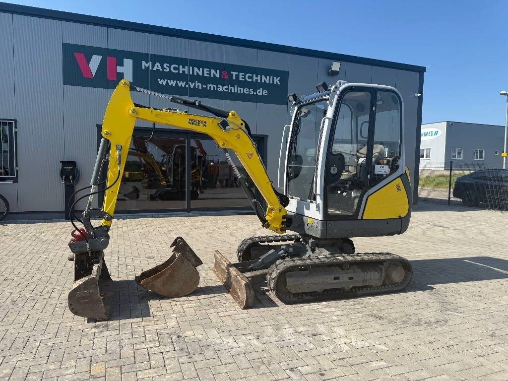 Wacker Neuson ET 24 - Mini bager: slika Wacker Neuson ET 24 - Mini bager Wacker Neuson ET 24 - Mini bager: slika Wacker Neuson ET 24 - Mini bager