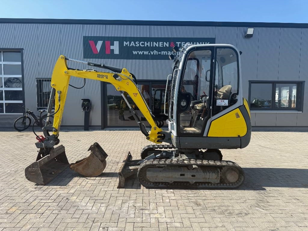 Wacker Neuson ET 24 - Mini bager: slika Wacker Neuson ET 24 - Mini bager Wacker Neuson ET 24 - Mini bager: slika Wacker Neuson ET 24 - Mini bager