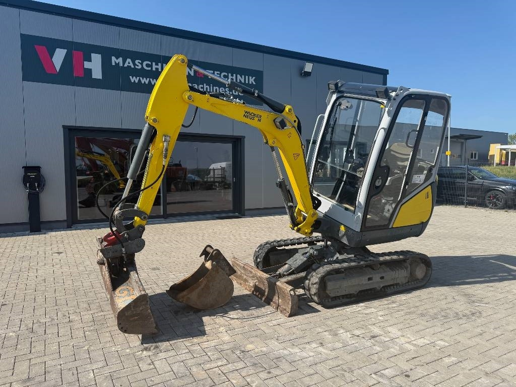 Wacker Neuson ET 24 - Mini bager: slika Wacker Neuson ET 24 - Mini bager Wacker Neuson ET 24 - Mini bager: slika Wacker Neuson ET 24 - Mini bager