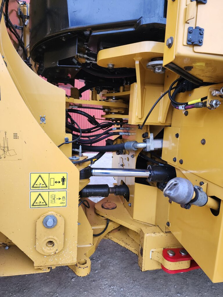 CAT 950M - Utovarivač na kotačima: slika CAT 950M - Utovarivač na kotačima CAT 950M - Utovarivač na kotačima: slika CAT 950M - Utovarivač na kotačima