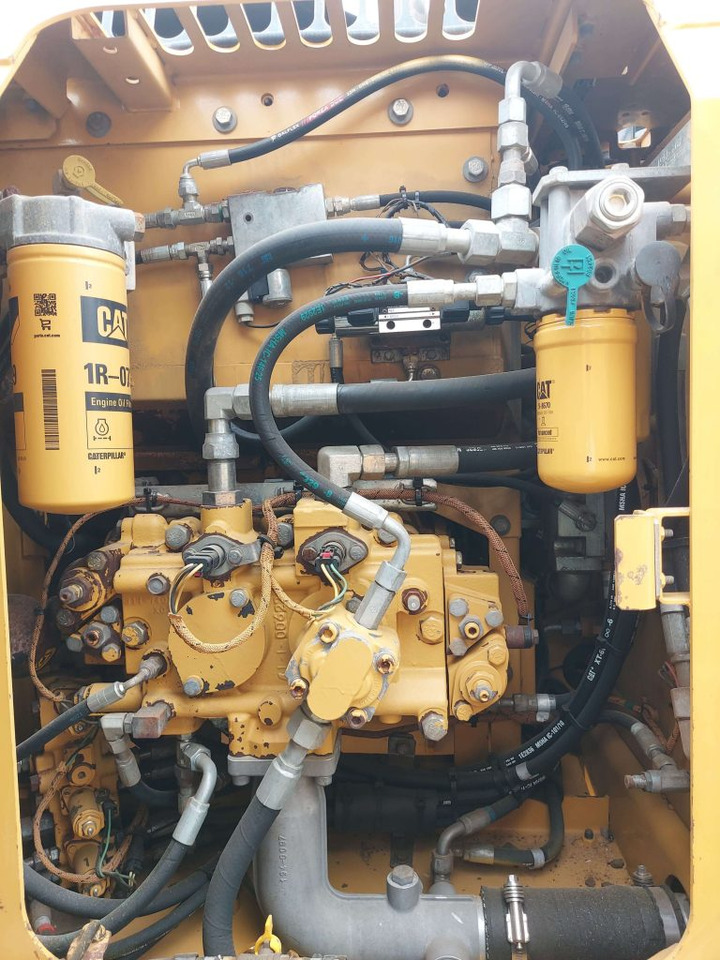 Bager gusjeničar CATERPILLAR 312D: slika Bager gusjeničar CATERPILLAR 312D