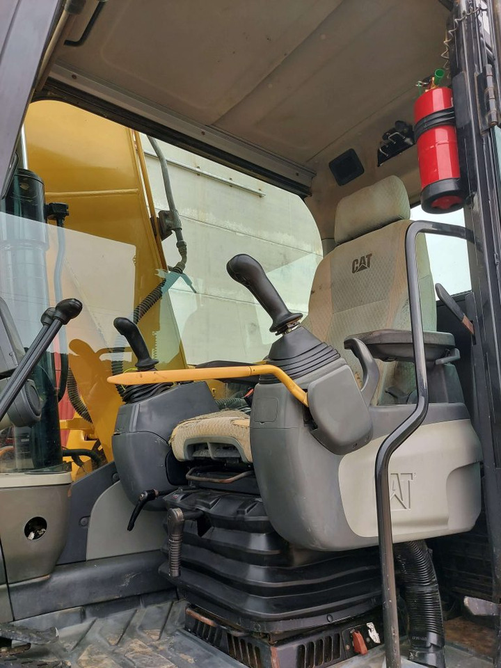 Bager gusjeničar CATERPILLAR 312D: slika Bager gusjeničar CATERPILLAR 312D