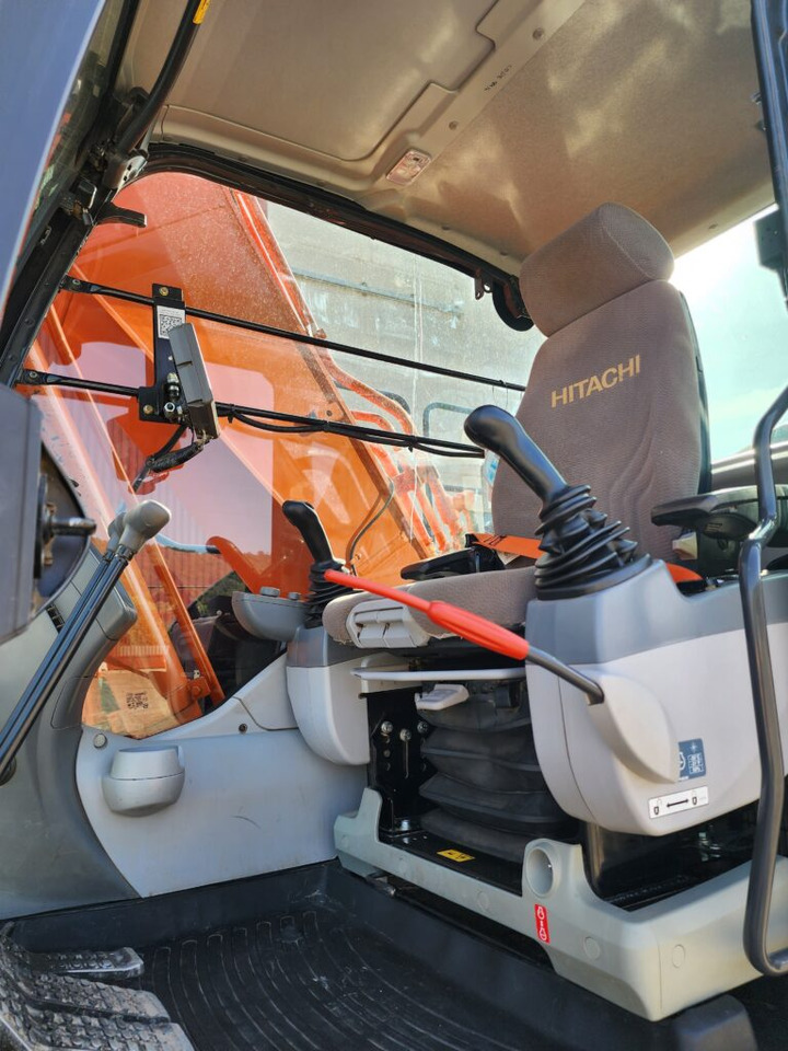 Bager gusjeničar HITACHI ZX210LC-6: slika Bager gusjeničar HITACHI ZX210LC-6