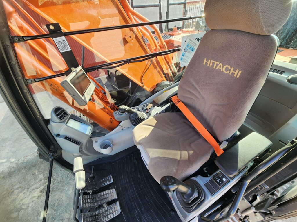 Bager gusjeničar HITACHI ZX210LC-6: slika Bager gusjeničar HITACHI ZX210LC-6
