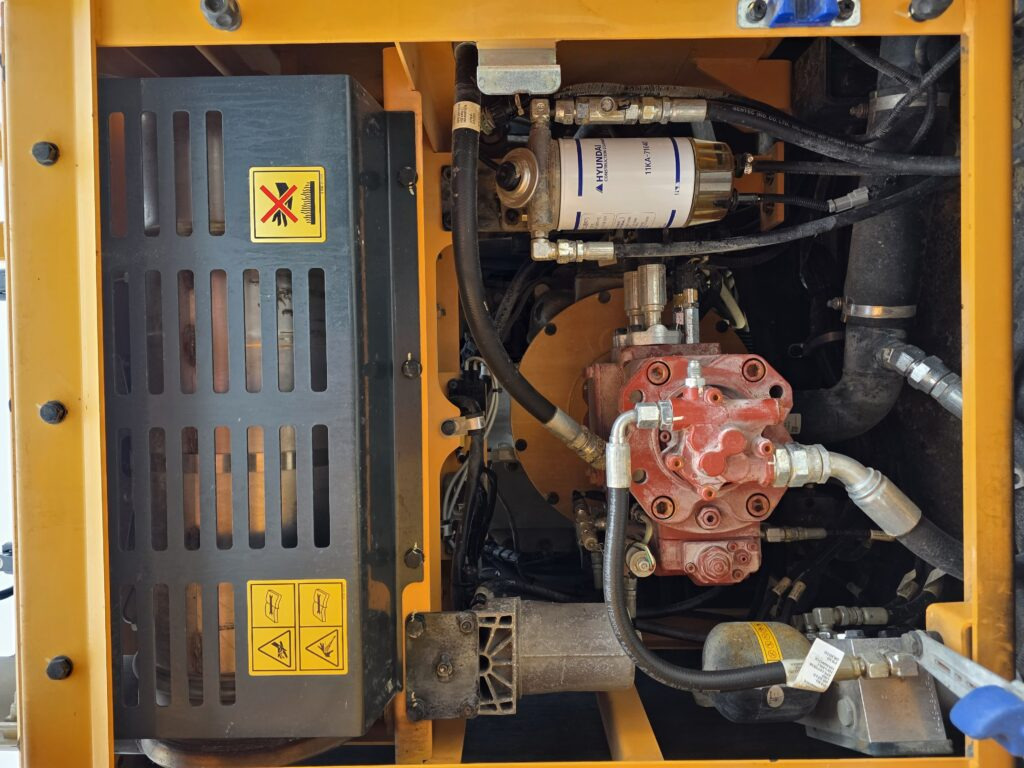 HYUNDAI HX140L C - Bager gusjeničar: slika HYUNDAI HX140L C - Bager gusjeničar HYUNDAI HX140L C - Bager gusjeničar: slika HYUNDAI HX140L C - Bager gusjeničar