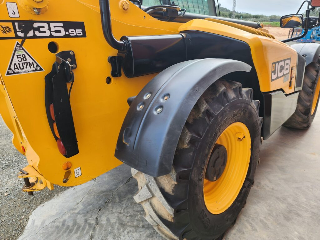 JCB 535-95 - Teleskopski rukovatelj: slika JCB 535-95 - Teleskopski rukovatelj JCB 535-95 - Teleskopski rukovatelj: slika JCB 535-95 - Teleskopski rukovatelj