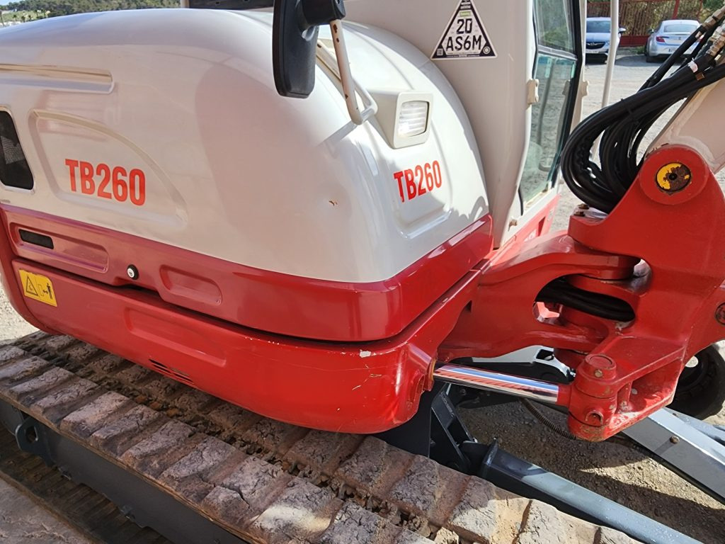 TAKEUCHI TB260 - Mini bager: slika TAKEUCHI TB260 - Mini bager TAKEUCHI TB260 - Mini bager: slika TAKEUCHI TB260 - Mini bager