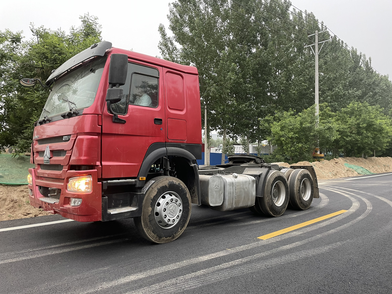 HOWO TRACTOR 6X4 SINOTRUCK 371HP - Tegljač: slika HOWO TRACTOR 6X4 SINOTRUCK 371HP - Tegljač HOWO TRACTOR 6X4 SINOTRUCK 371HP - Tegljač: slika HOWO TRACTOR 6X4 SINOTRUCK 371HP - Tegljač