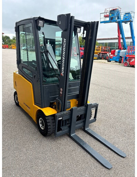 Jungheinrich EFG316 - Elektrostapler Gabelstapler - Električni viličar: slika Jungheinrich EFG316 - Elektrostapler Gabelstapler - Električni viličar Jungheinrich EFG316 - Elektrostapler Gabelstapler - Električni viličar: slika Jungheinrich EFG316 - Elektrostapler Gabelstapler - Električni viličar