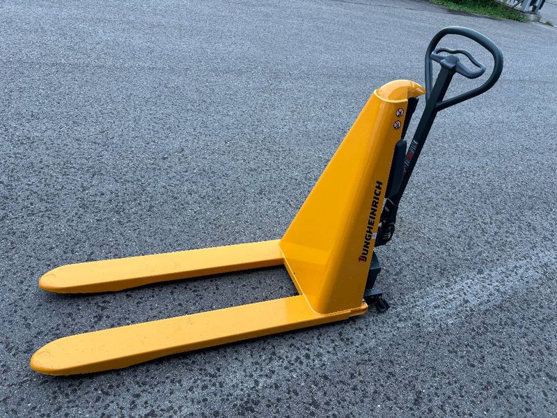 Jungheinrich Scherenhubwagen AMX 10e - Slagač stoga: slika Jungheinrich Scherenhubwagen AMX 10e - Slagač stoga Jungheinrich Scherenhubwagen AMX 10e - Slagač stoga: slika Jungheinrich Scherenhubwagen AMX 10e - Slagač stoga