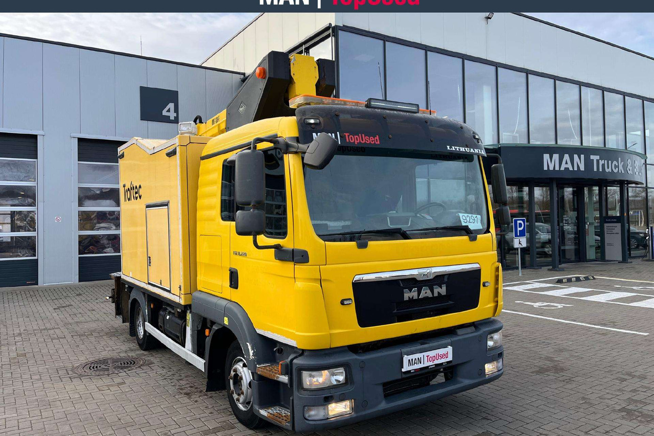 MAN 8.220 4X2 bokštelis(9291) - Kamion s kranom: slika MAN 8.220 4X2 bokštelis(9291) - Kamion s kranom MAN 8.220 4X2 bokštelis(9291) - Kamion s kranom: slika MAN 8.220 4X2 bokštelis(9291) - Kamion s kranom