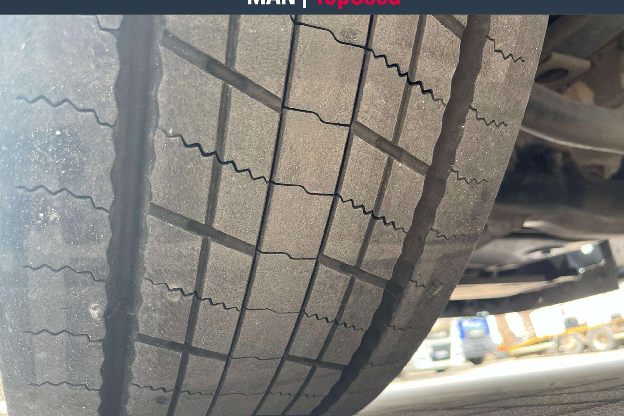 Tegljač MAN 18.460 XLX Cab Retarder (8624): slika Tegljač MAN 18.460 XLX Cab Retarder (8624) Tegljač MAN 18.460 XLX Cab Retarder (8624): slika Tegljač MAN 18.460 XLX Cab Retarder (8624)