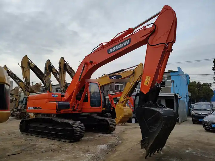 2023 Year Doosan Excavator Dx225 22t Dx225lc Crawler Excavator In Fresh Stock In Shanghai - Bager gusjeničar: slika 2023 Year Doosan Excavator Dx225 22t Dx225lc Crawler Excavator In Fresh Stock In Shanghai - Bager gusjeničar 2023 Year Doosan Excavator Dx225 22t Dx225lc Crawler Excavator In Fresh Stock In Shanghai - Bager gusjeničar: slika 2023 Year Doosan Excavator Dx225 22t Dx225lc Crawler Excavator In Fresh Stock In Shanghai - Bager gusjeničar