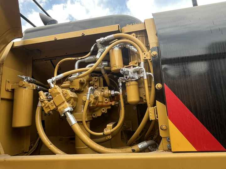 20Tons excavator Used CAT Excavator 325D 320D 320B 320BL 320C 320CL On sale - Bager gusjeničar: slika 20Tons excavator Used CAT Excavator 325D 320D 320B 320BL 320C 320CL On sale - Bager gusjeničar 20Tons excavator Used CAT Excavator 325D 320D 320B 320BL 320C 320CL On sale - Bager gusjeničar: slika 20Tons excavator Used CAT Excavator 325D 320D 320B 320BL 320C 320CL On sale - Bager gusjeničar