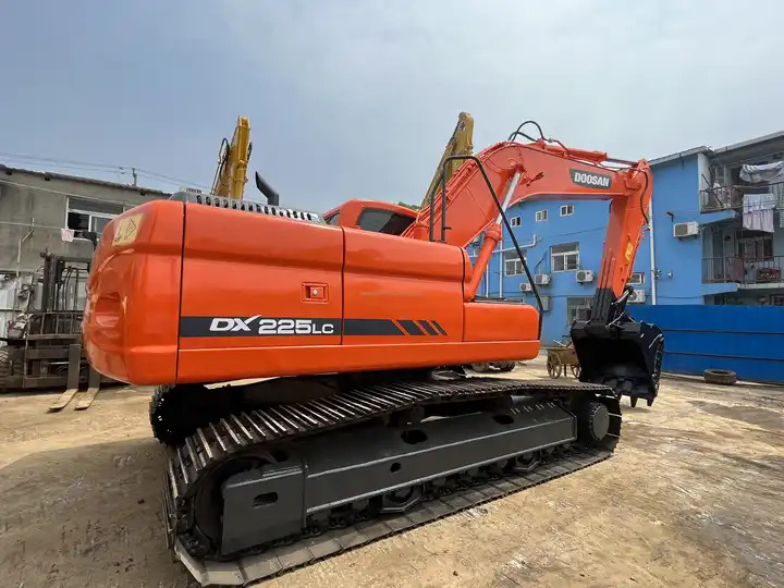 Best Selling DOOSAN excavator machine construction used machinery equipment dx225 used excavators in stock - Bager: slika Best Selling DOOSAN excavator machine construction used machinery equipment dx225 used excavators in stock - Bager Best Selling DOOSAN excavator machine construction used machinery equipment dx225 used excavators in stock - Bager: slika Best Selling DOOSAN excavator machine construction used machinery equipment dx225 used excavators in stock - Bager