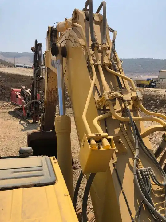 Good Condition Used Komastu PC400 PC450 PC200 PC700 Excavator Komatsu PC200 - Bager: slika Good Condition Used Komastu PC400 PC450 PC200 PC700 Excavator Komatsu PC200 - Bager Good Condition Used Komastu PC400 PC450 PC200 PC700 Excavator Komatsu PC200 - Bager: slika Good Condition Used Komastu PC400 PC450 PC200 PC700 Excavator Komatsu PC200 - Bager