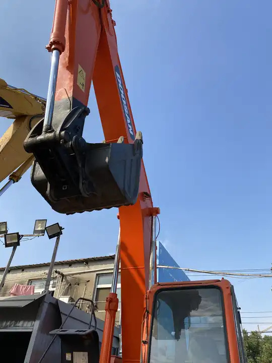 Good Price Tracked Excavator Doosan Dx225 Dx150 Korea Construction Machinery In Shanghai - Bager gusjeničar: slika Good Price Tracked Excavator Doosan Dx225 Dx150 Korea Construction Machinery In Shanghai - Bager gusjeničar Good Price Tracked Excavator Doosan Dx225 Dx150 Korea Construction Machinery In Shanghai - Bager gusjeničar: slika Good Price Tracked Excavator Doosan Dx225 Dx150 Korea Construction Machinery In Shanghai - Bager gusjeničar