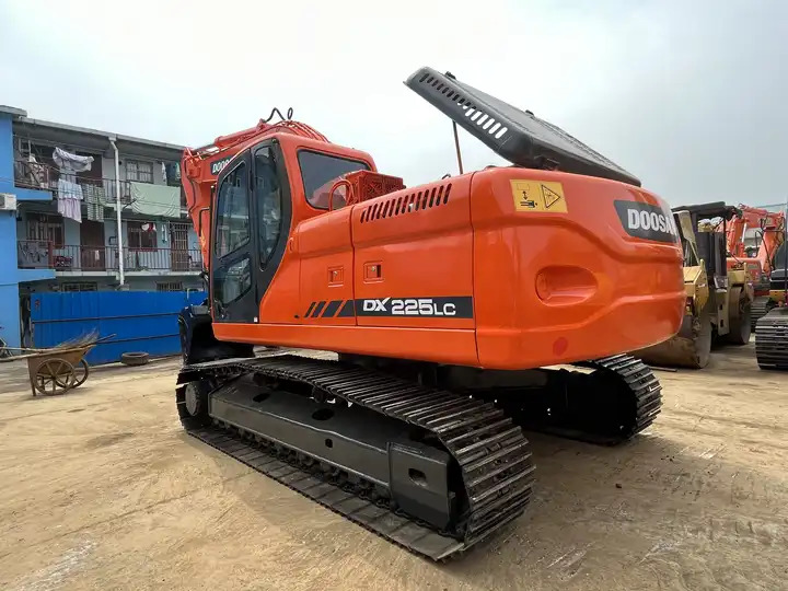 Good Price Tracked Excavator Doosan Dx225 Dx150 Korea Construction Machinery In Shanghai - Bager gusjeničar: slika Good Price Tracked Excavator Doosan Dx225 Dx150 Korea Construction Machinery In Shanghai - Bager gusjeničar Good Price Tracked Excavator Doosan Dx225 Dx150 Korea Construction Machinery In Shanghai - Bager gusjeničar: slika Good Price Tracked Excavator Doosan Dx225 Dx150 Korea Construction Machinery In Shanghai - Bager gusjeničar