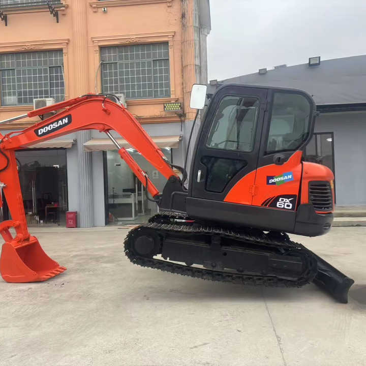 High Quality Hot Selling 6ton Second Hand Excavator Machine Mini Small Excavator DX60-9C Used Doosan Excavator for Sale DX60 - Bager: slika High Quality Hot Selling 6ton Second Hand Excavator Machine Mini Small Excavator DX60-9C Used Doosan Excavator for Sale DX60 - Bager High Quality Hot Selling 6ton Second Hand Excavator Machine Mini Small Excavator DX60-9C Used Doosan Excavator for Sale DX60 - Bager: slika High Quality Hot Selling 6ton Second Hand Excavator Machine Mini Small Excavator DX60-9C Used Doosan Excavator for Sale DX60 - Bager