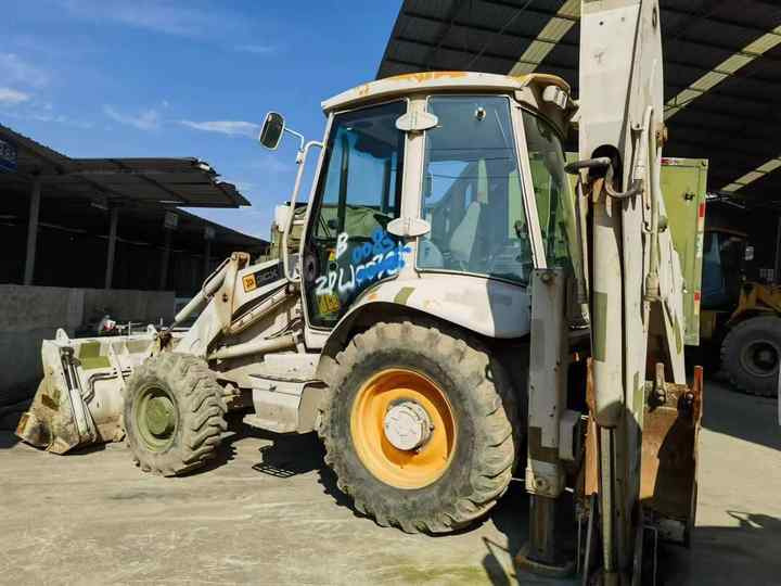 Hot sale Backhoe loader JCB 3CX 4*4 tlb loader UKmade, used cheap JCB 3CX retro loader and digger in good condition - Rovokopač-utovarivač: slika Hot sale Backhoe loader JCB 3CX 4*4 tlb loader UKmade, used cheap JCB 3CX retro loader and digger in good condition - Rovokopač-utovarivač Hot sale Backhoe loader JCB 3CX 4*4 tlb loader UKmade, used cheap JCB 3CX retro loader and digger in good condition - Rovokopač-utovarivač: slika Hot sale Backhoe loader JCB 3CX 4*4 tlb loader UKmade, used cheap JCB 3CX retro loader and digger in good condition - Rovokopač-utovarivač