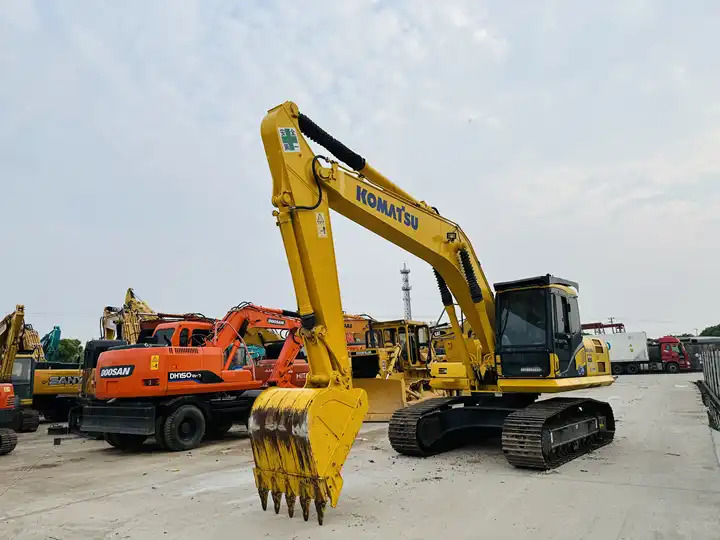 Original Japan Used Crawler Excavator Komatsu Pc200lc-7 Pc220lc-7 A/c Cabin In Shanghai - Bager gusjeničar: slika Original Japan Used Crawler Excavator Komatsu Pc200lc-7 Pc220lc-7 A/c Cabin In Shanghai - Bager gusjeničar Original Japan Used Crawler Excavator Komatsu Pc200lc-7 Pc220lc-7 A/c Cabin In Shanghai - Bager gusjeničar: slika Original Japan Used Crawler Excavator Komatsu Pc200lc-7 Pc220lc-7 A/c Cabin In Shanghai - Bager gusjeničar