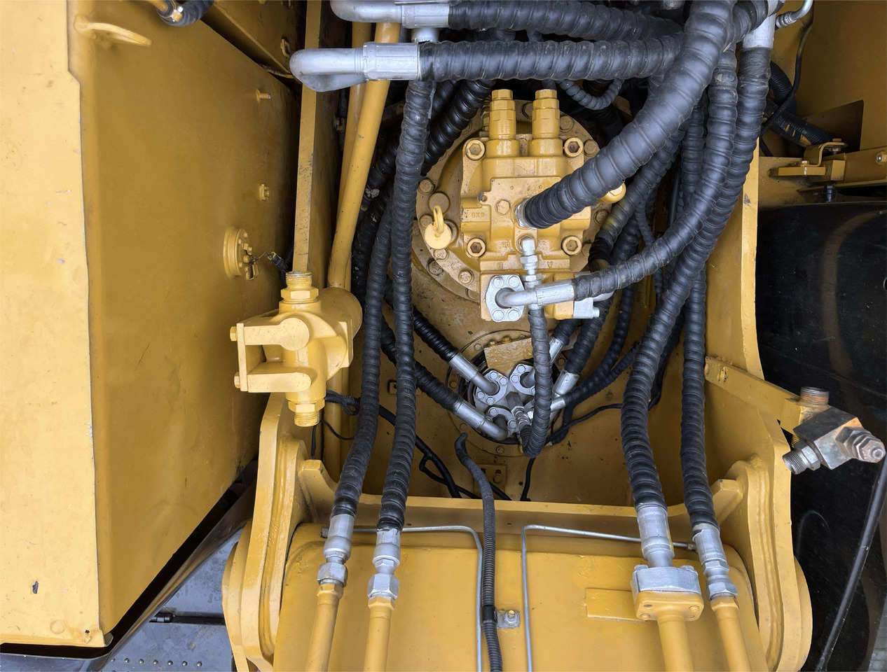 Second Hand Cat Excavator CAT 320D Japan Used Construction Machine 20ton Excavator cat320d - Bager: slika Second Hand Cat Excavator CAT 320D Japan Used Construction Machine 20ton Excavator cat320d - Bager Second Hand Cat Excavator CAT 320D Japan Used Construction Machine 20ton Excavator cat320d - Bager: slika Second Hand Cat Excavator CAT 320D Japan Used Construction Machine 20ton Excavator cat320d - Bager