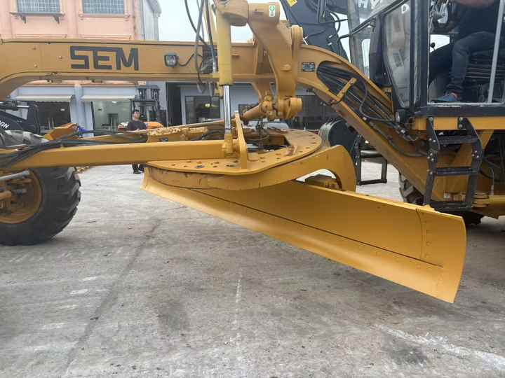Second Hand SEM921 Motor Grader / Second Hand Motor Grader Sem 921 922 919 SEM Motor Grader for Sale - Grejder: slika Second Hand SEM921 Motor Grader / Second Hand Motor Grader Sem 921 922 919 SEM Motor Grader for Sale - Grejder Second Hand SEM921 Motor Grader / Second Hand Motor Grader Sem 921 922 919 SEM Motor Grader for Sale - Grejder: slika Second Hand SEM921 Motor Grader / Second Hand Motor Grader Sem 921 922 919 SEM Motor Grader for Sale - Grejder