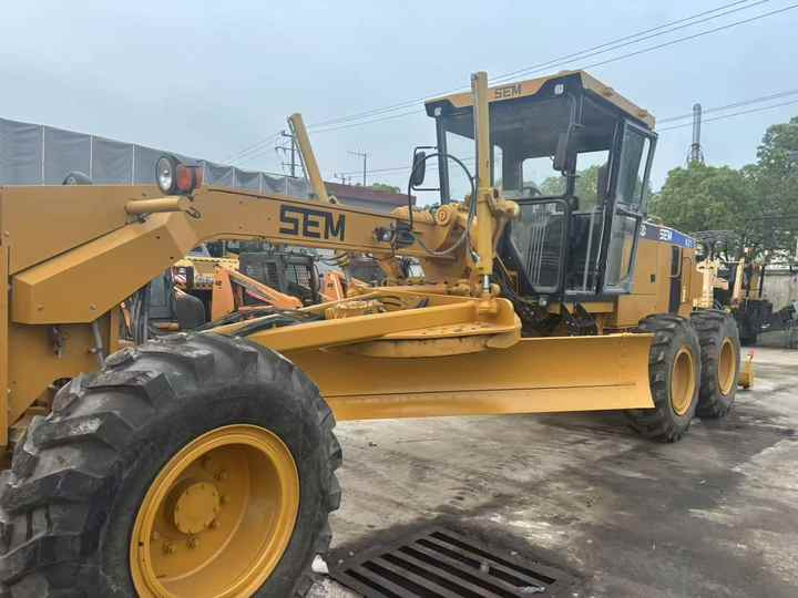 Second Hand SEM921 Motor Grader / Second Hand Motor Grader Sem 921 922 919 SEM Motor Grader for Sale - Grejder: slika Second Hand SEM921 Motor Grader / Second Hand Motor Grader Sem 921 922 919 SEM Motor Grader for Sale - Grejder Second Hand SEM921 Motor Grader / Second Hand Motor Grader Sem 921 922 919 SEM Motor Grader for Sale - Grejder: slika Second Hand SEM921 Motor Grader / Second Hand Motor Grader Sem 921 922 919 SEM Motor Grader for Sale - Grejder