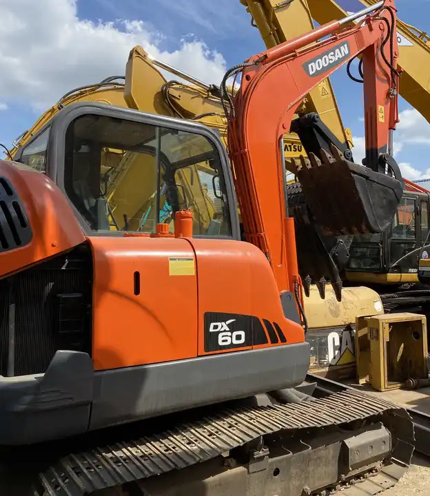Used 6t Mini Excavator Original Korea Doosan Used Excavators Doosan Dx60 With Nice Work Condition On Sale In Shanghai - Bager gusjeničar: slika Used 6t Mini Excavator Original Korea Doosan Used Excavators Doosan Dx60 With Nice Work Condition On Sale In Shanghai - Bager gusjeničar Used 6t Mini Excavator Original Korea Doosan Used Excavators Doosan Dx60 With Nice Work Condition On Sale In Shanghai - Bager gusjeničar: slika Used 6t Mini Excavator Original Korea Doosan Used Excavators Doosan Dx60 With Nice Work Condition On Sale In Shanghai - Bager gusjeničar