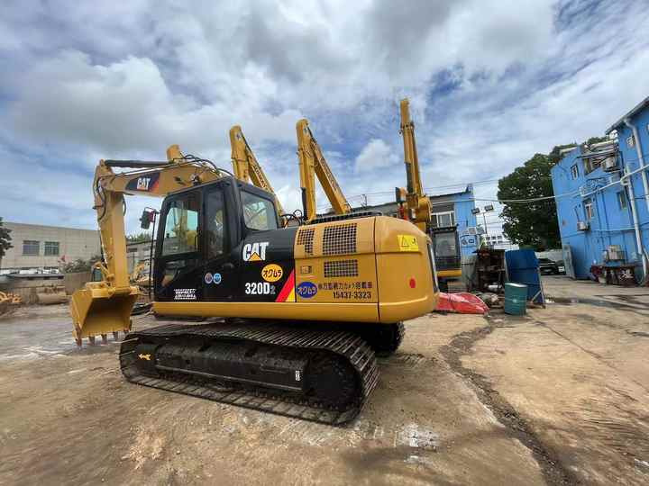 Used CAT 320 320B 320C Caterpillar Excavator with bucket Second hand - Bager: slika Used CAT 320 320B 320C Caterpillar Excavator with bucket Second hand - Bager Used CAT 320 320B 320C Caterpillar Excavator with bucket Second hand - Bager: slika Used CAT 320 320B 320C Caterpillar Excavator with bucket Second hand - Bager