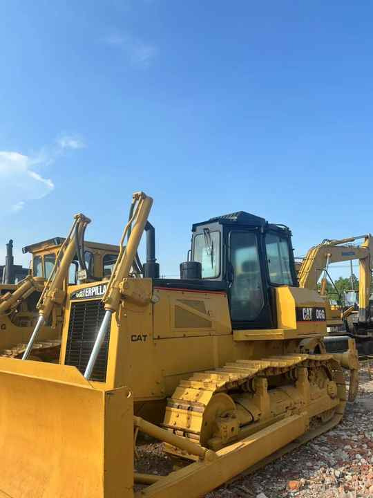 Buldožer Used Cat D6g Bulldozer of Second Hand CAT D6D D6G D6R Dozer for Sale: slika Buldožer Used Cat D6g Bulldozer of Second Hand CAT D6D D6G D6R Dozer for Sale Buldožer Used Cat D6g Bulldozer of Second Hand CAT D6D D6G D6R Dozer for Sale: slika Buldožer Used Cat D6g Bulldozer of Second Hand CAT D6D D6G D6R Dozer for Sale
