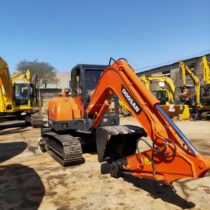 Used Doosan Machinery for Sale Mini excavator DH55-V DH60-7 for sale Fast Delivery Competitive Price Digger Hydraulic Excavator - Bager gusjeničar: slika Used Doosan Machinery for Sale Mini excavator DH55-V DH60-7 for sale Fast Delivery Competitive Price Digger Hydraulic Excavator - Bager gusjeničar Used Doosan Machinery for Sale Mini excavator DH55-V DH60-7 for sale Fast Delivery Competitive Price Digger Hydraulic Excavator - Bager gusjeničar: slika Used Doosan Machinery for Sale Mini excavator DH55-V DH60-7 for sale Fast Delivery Competitive Price Digger Hydraulic Excavator - Bager gusjeničar