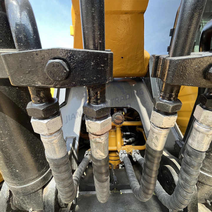 Used Excavator for Sale Sany Sy215C From Japan Contact for More Excavator - Bager: slika Used Excavator for Sale Sany Sy215C From Japan Contact for More Excavator - Bager Used Excavator for Sale Sany Sy215C From Japan Contact for More Excavator - Bager: slika Used Excavator for Sale Sany Sy215C From Japan Contact for More Excavator - Bager