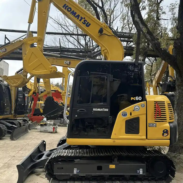 Used Komatsu PC 60-7 with Good Condition in Shanghai - Bager: slika Used Komatsu PC 60-7 with Good Condition in Shanghai - Bager Used Komatsu PC 60-7 with Good Condition in Shanghai - Bager: slika Used Komatsu PC 60-7 with Good Condition in Shanghai - Bager