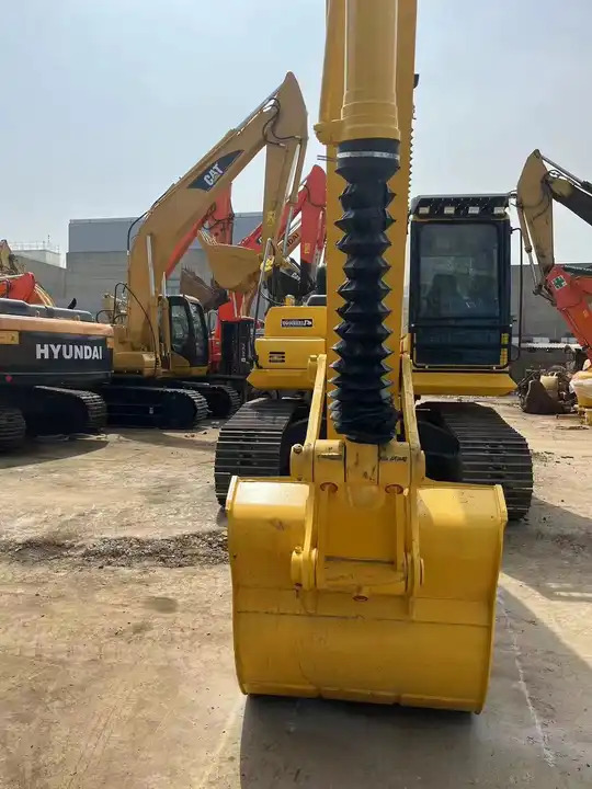 Used Komatsu Pc200-8 Excavator Used Japan Original Komatsu 220 200 Excavator Pc220-8 Excavator Available - Bager: slika Used Komatsu Pc200-8 Excavator Used Japan Original Komatsu 220 200 Excavator Pc220-8 Excavator Available - Bager Used Komatsu Pc200-8 Excavator Used Japan Original Komatsu 220 200 Excavator Pc220-8 Excavator Available - Bager: slika Used Komatsu Pc200-8 Excavator Used Japan Original Komatsu 220 200 Excavator Pc220-8 Excavator Available - Bager