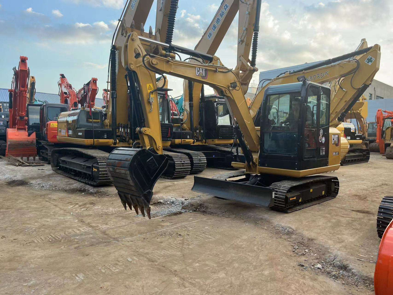 Used construction machine 305.5E2 CAT excavator mini 5 tons excavator in good condition on sale - Bager gusjeničar: slika Used construction machine 305.5E2 CAT excavator mini 5 tons excavator in good condition on sale - Bager gusjeničar Used construction machine 305.5E2 CAT excavator mini 5 tons excavator in good condition on sale - Bager gusjeničar: slika Used construction machine 305.5E2 CAT excavator mini 5 tons excavator in good condition on sale - Bager gusjeničar